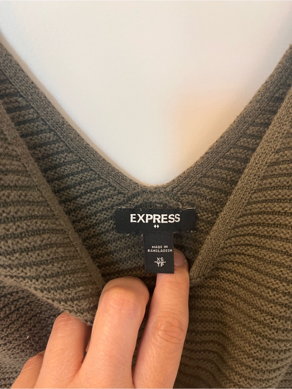 Express Olive Ribbed V-Neck Tank - Picture 2 of 3
